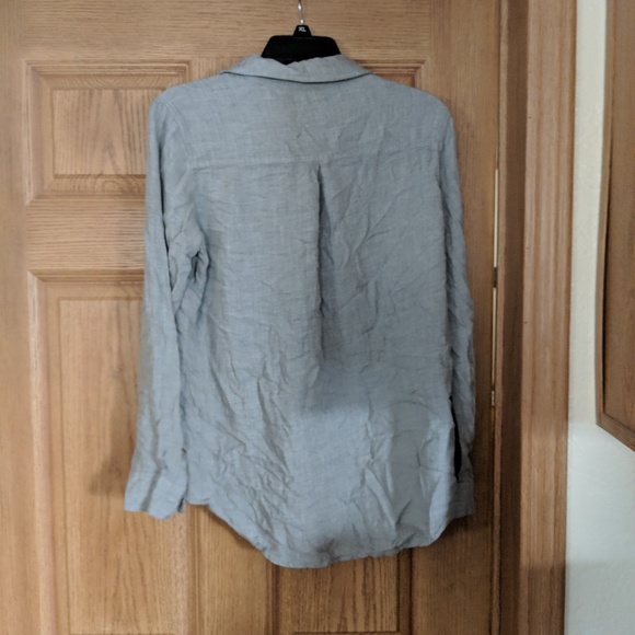 Allison Andrews distressed gray button up - Picture 2 of 3